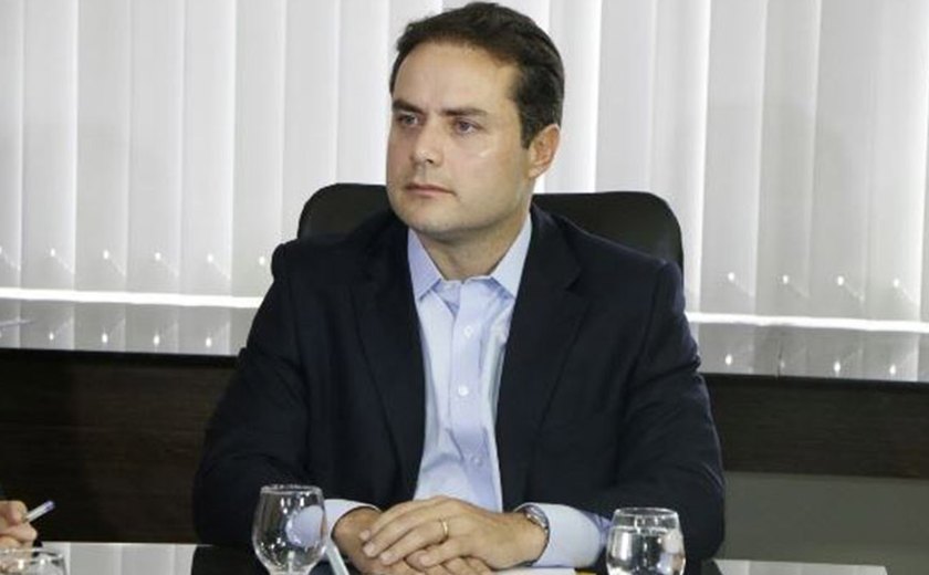 Governador Renan Filho aprova lei de reajuste salarial dos servidores