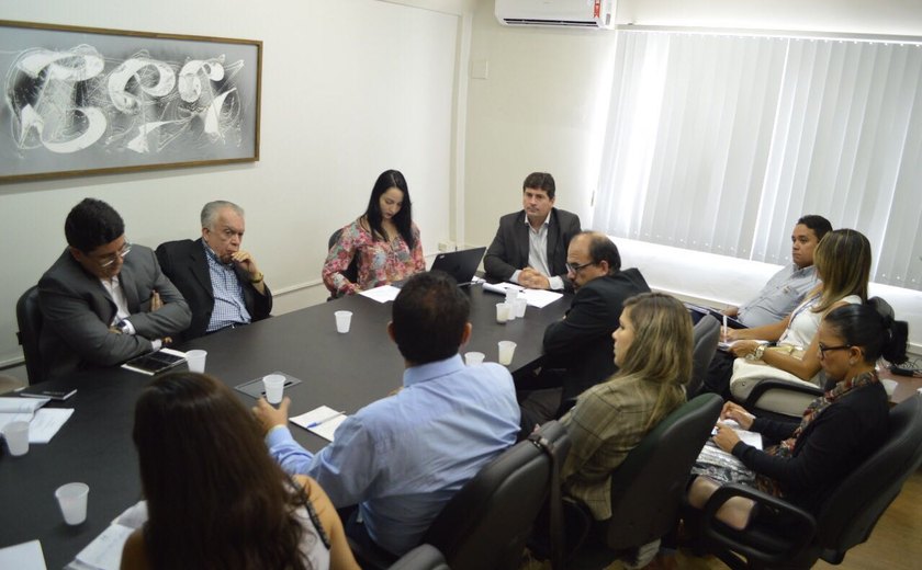 Defensoria Pública reúne gestores para discutir problema do programa de tratamento do glaucoma em Alagoas