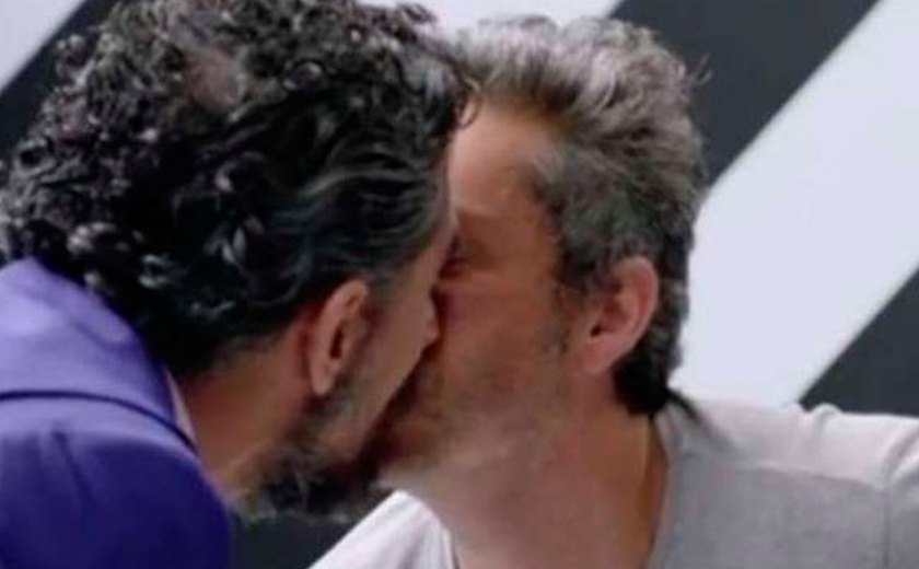 Teló e Thaís Fersoza postam foto e fãs especulam gravidez