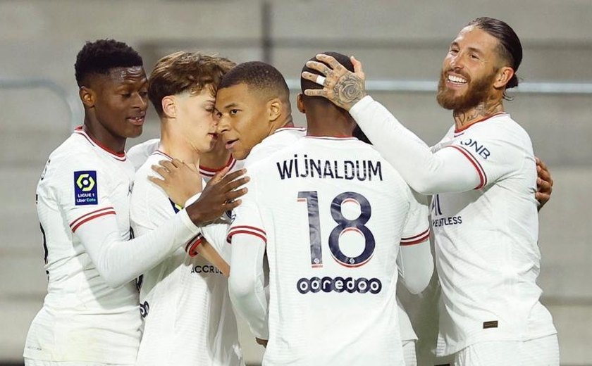 Sem Neymar e Messi, PSG vence Angers, mas comemoração do título francês é adiada