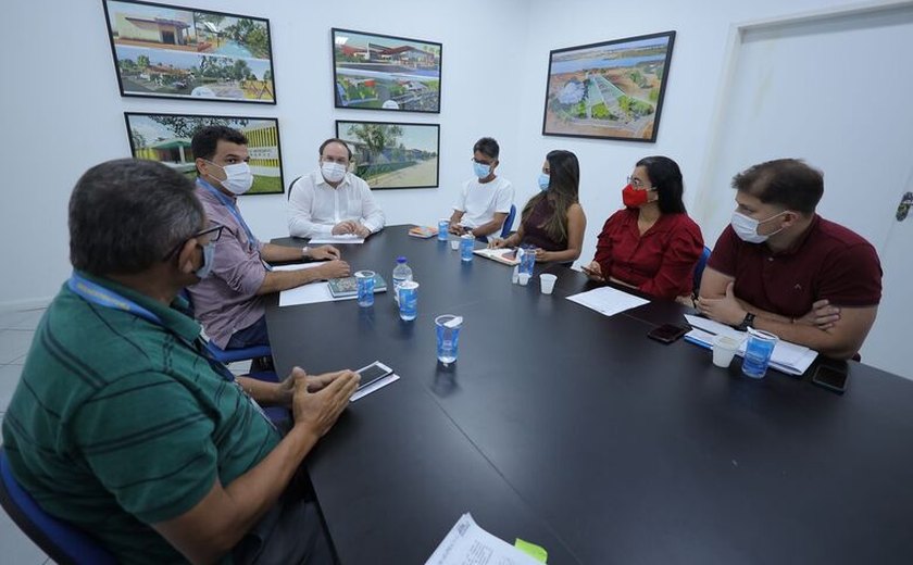 Prefeitura se reúne com representantes da Casal e cobra normas para reparos em ruas