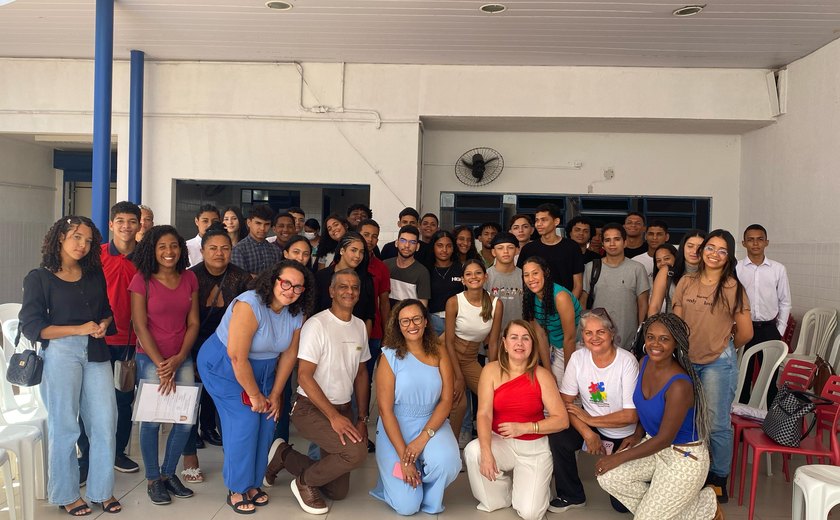 Capacitação para inserir jovens no mundo do trabalho abre nova turma