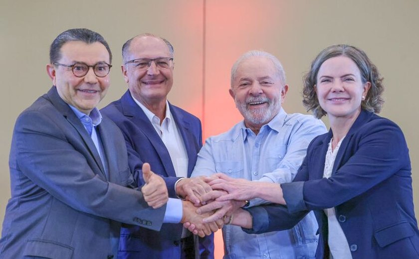 “União para reconstruir o Brasil”, diz Lula após indicação do nome de Alckmin