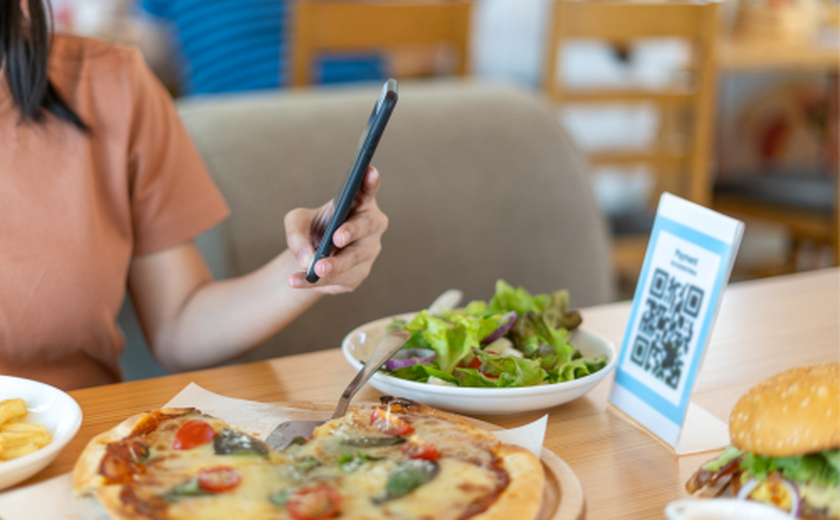 Cardápio por QR Code é uma questão de mercado, não de lei, diz Abrasel