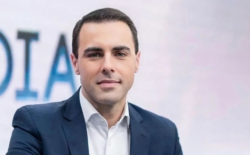 Apresentador confunde Jovem Pan com CNN e reação de repórter viraliza nas redes