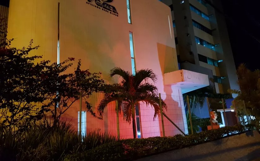 Derrubada decisão que obriga a Globo a manter contrato com empresa de Collor