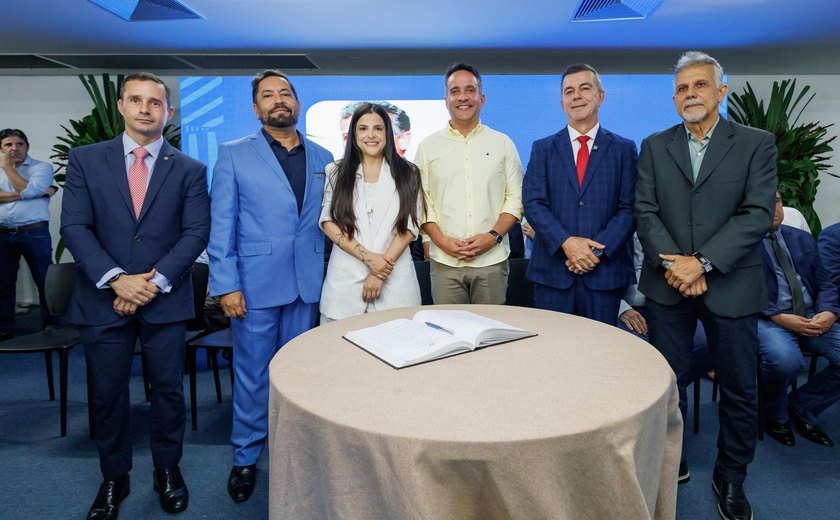 Paulo Dantas dá posse a novos secretários e anuncia maior concurso público da história de Alagoas
