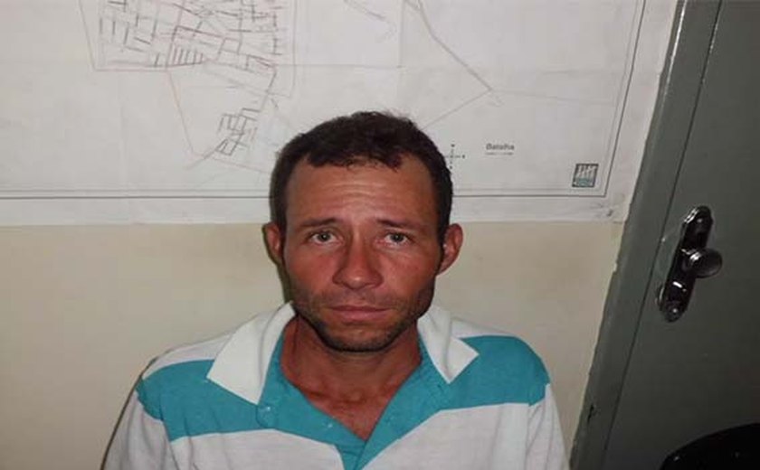Operação prende duas pessoas, apreende armas e moto em Arapiraca
