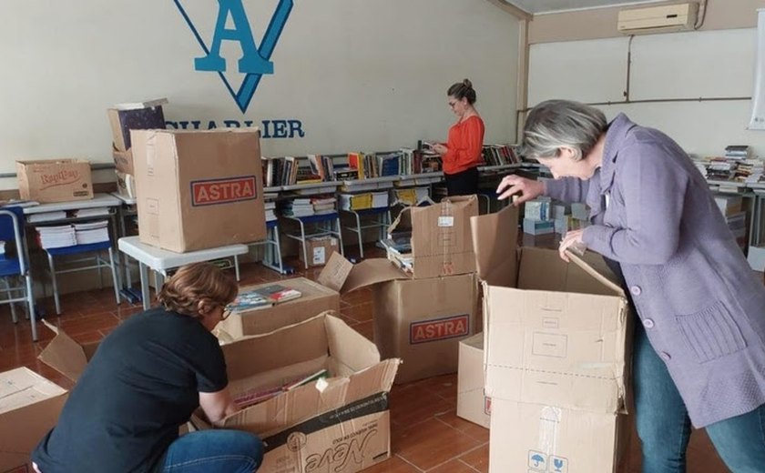 Biblioteca construída no RS com apoio de alunos paulistas leva leitura a comunidades afetadas por enchentes de 2024