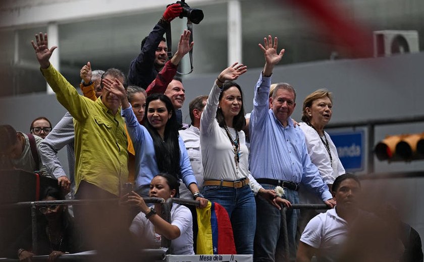 Venezuela rompe relações diplomáticas com Peru, que denunciou 'fraude' eleitoral