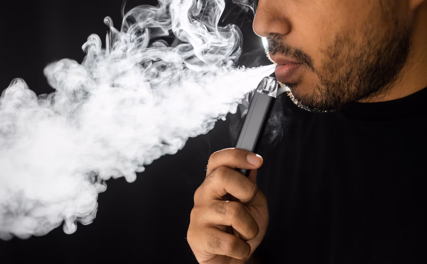 Secretaria de Juventude e Lazer realiza ação educativa sobre cigarro eletrônico durante o São João Massayó