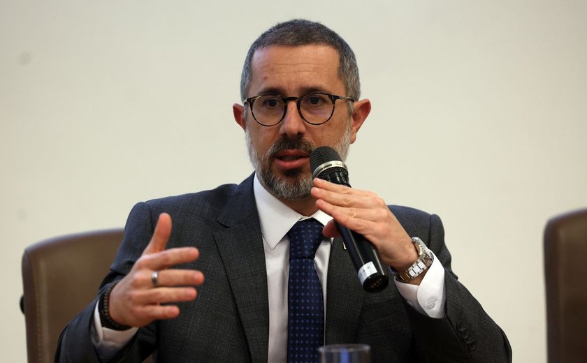Governo suspende descontos na folha salarial de beneficiários do INSS