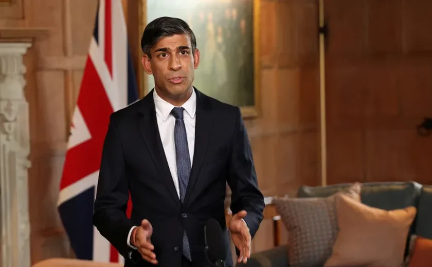 Novo primeiro-ministro britânico anuncia fim de plano de expulsar migrantes para Ruanda