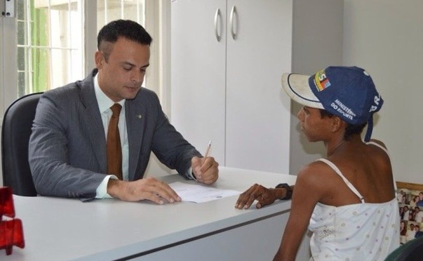 Defensoria Pública de Alagoas realiza atendimentos em presídio feminino