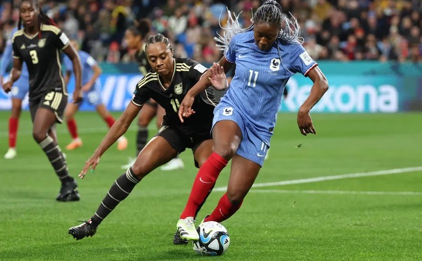 Conheça Diani, estrela da França que enfrentou a ex-técnica da seleção e já foi indicada ao Bola de Ouro
