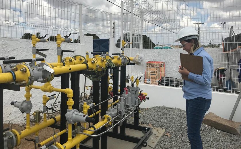 Gerência de Gás Natural da Arsal vistoria implantação de gasoduto em Arapiraca