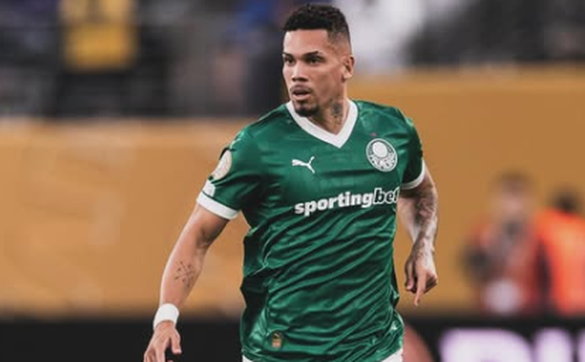 Paulinho confirma que vai perder o restante da temporada por cirurgia: 'Fui ao meu limite'