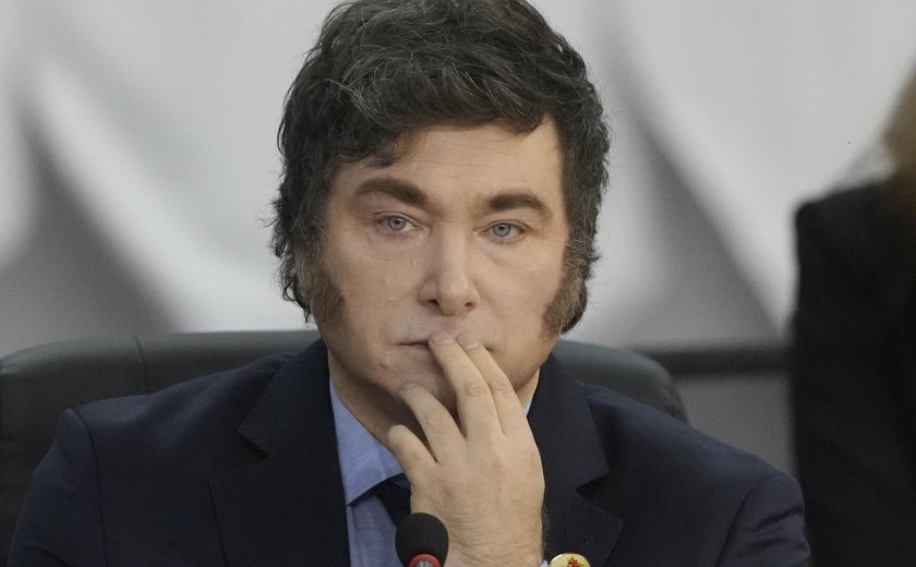 Derrota para Milei: Congresso da Argentina aprova aumento nas aposentadorias