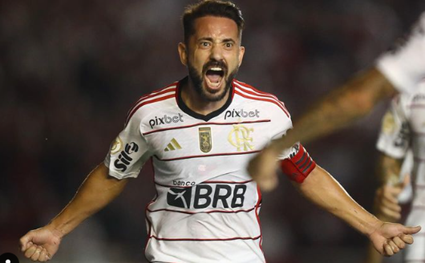 Filho de Everton Ribeiro abraça mascote no Baianão, e torcedores reagem: 'Pensou que era o urubu do Flamengo'