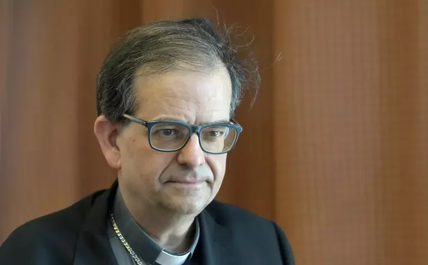 Cardeal italiano defende 'continuidade' com papado de Francisco
