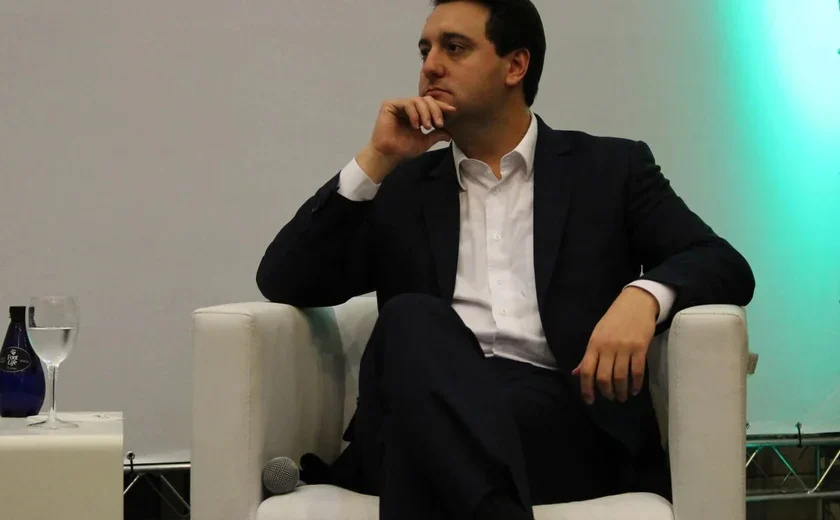 No Paraná, Ratinho Jr. vence Lula e Michelle na disputa pela Presidência; diz pesquisa