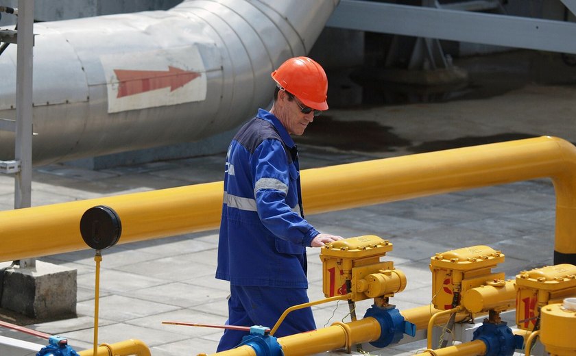 Sanções à Rússia elevam preço médio do gás na UE a 150% nos últimos 4 anos