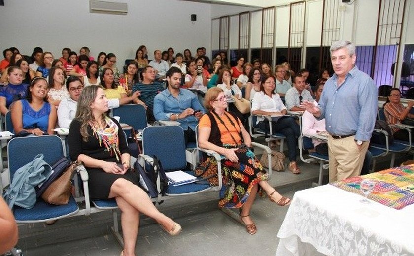 Encontro discute Educação de Jovens e Adultos no Brasil e em Portugal
