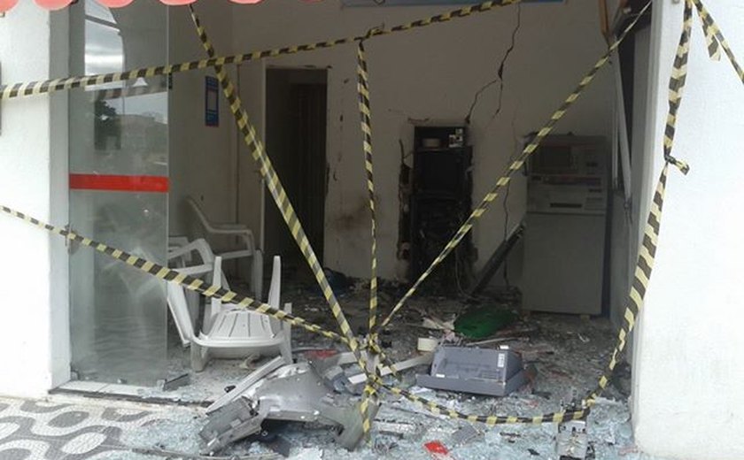 Bandidos explodem novamente caixas eletrônicos em Igaci