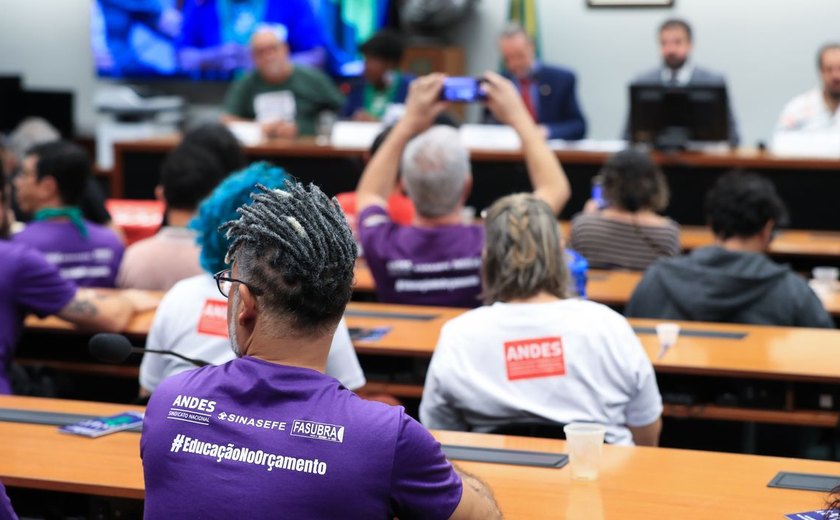 Câmara dos Deputados debate sobre greve da educação pública federal