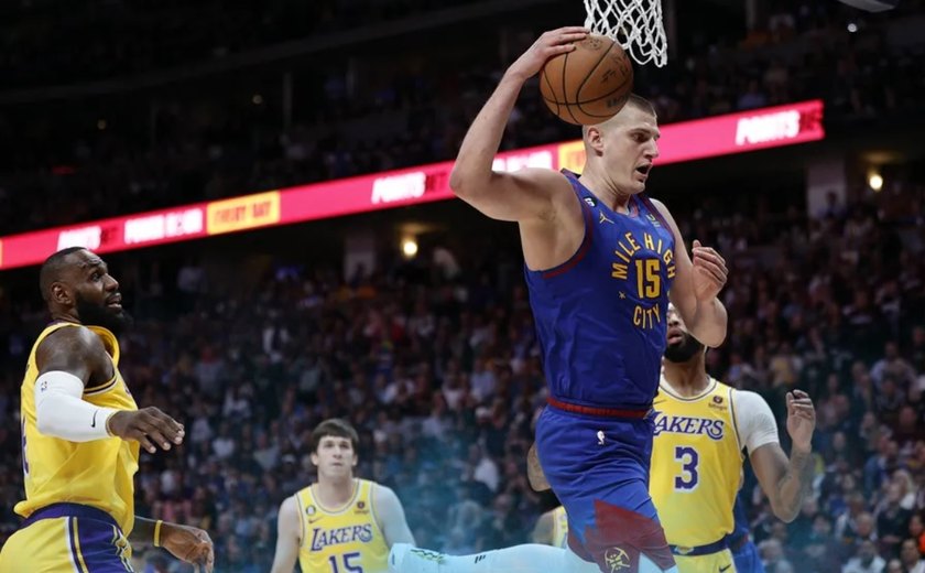 Atual campeão, Denver abre a temporada da NBA com triple-double de Jokic e vitória sobre Lakers