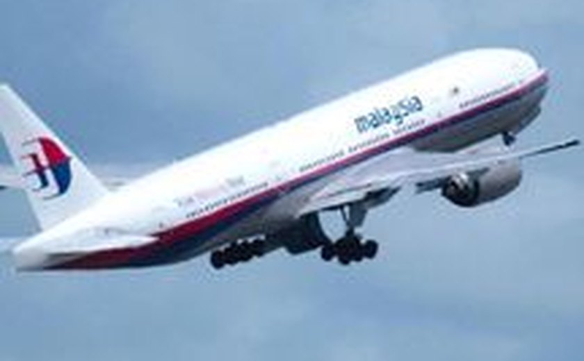 Malaysia Airlines considera prematuras especulações sobre destroços de avião