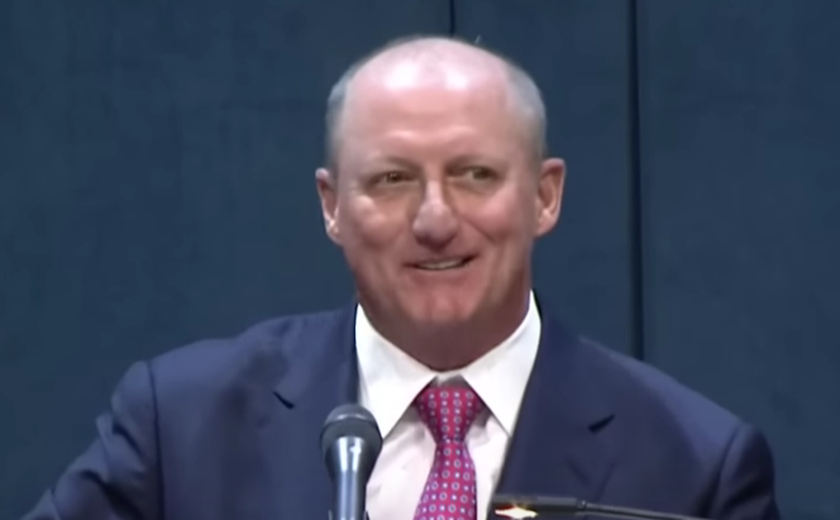 Greg Abel, escolhido para suceder Buffett, supervisiona empresas da Berkshire há 7 anos
