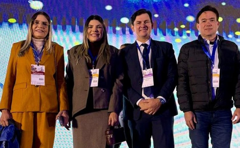 Prefeito de Jundiá, Jorge Galvão, participa de evento nacional sobre educação em Gramado (RS)