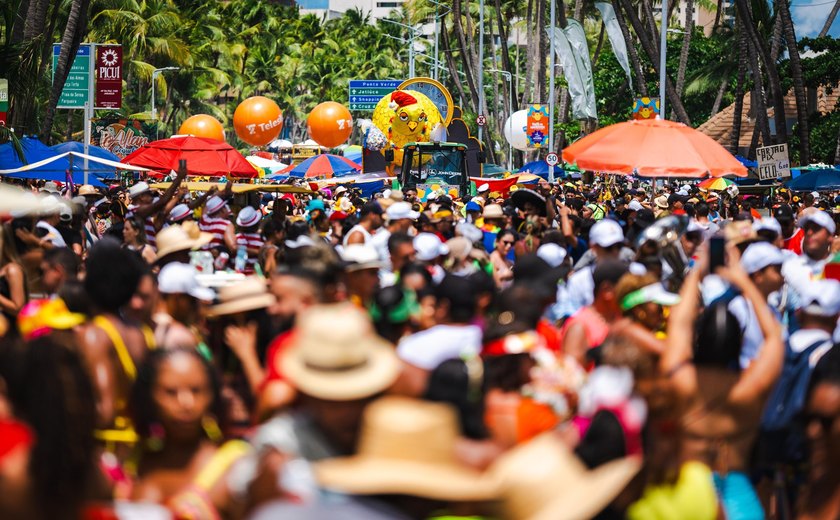 Saúde orienta sobre consumo de água durante o Carnaval