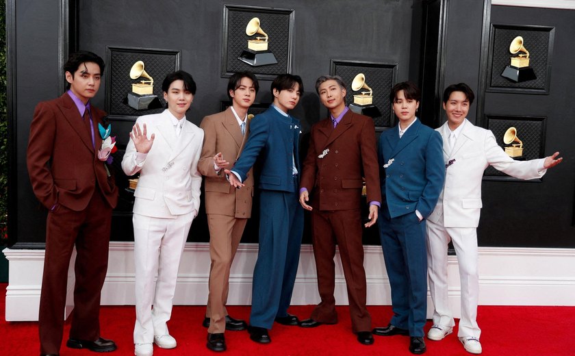 BTS lança single 'Take Two' em comemoração aos 10 anos de carreira