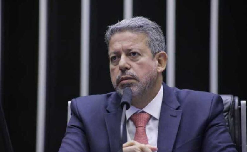 Lira discorda de Barroso e defende lei que define piso salarial para enfermagem