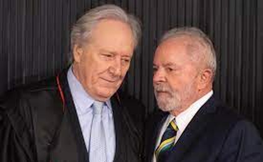 ‘Eu sei que você que ir, então vá, meu amor’: entenda a menção de Lula à mulher de Lewandowski ao anunciar ministro