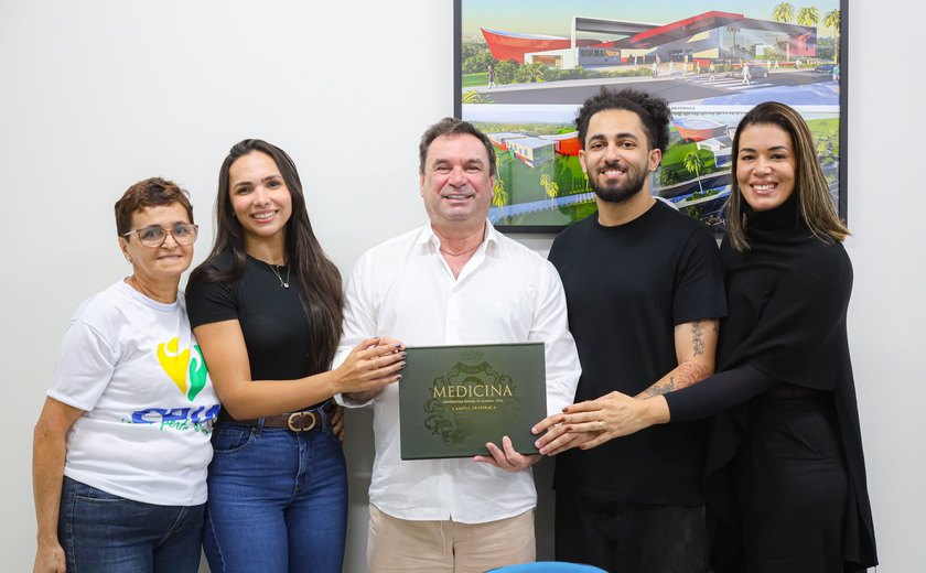 Prefeito Luciano recebe formandos de Medicina da Ufal Arapiraca
