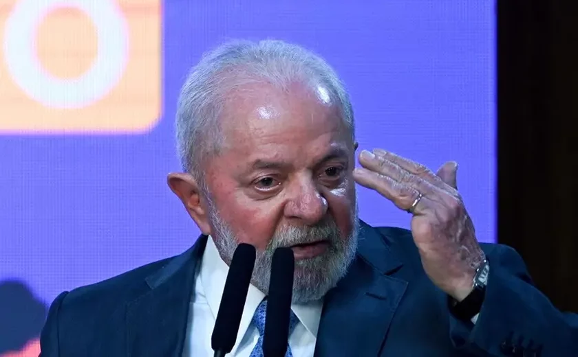 Lula diz querer manter Brasil longe da guerra entre Israel e Irã