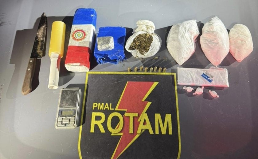 PM apreende 1,8 quilo de drogas durante averiguação de denúncia de tráfico no Farol