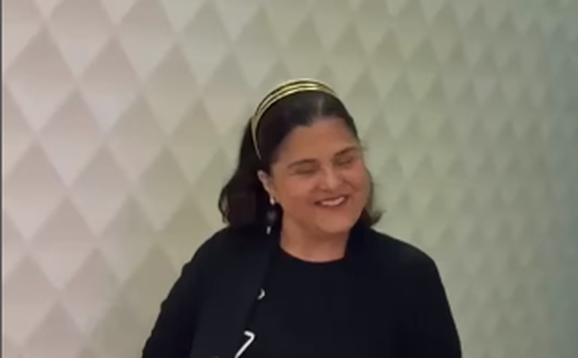 'Agora seguem-se as outras fases do luto', diz filha de Elizangela, em post de agradecimento