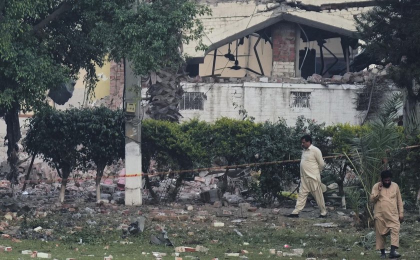 Mídia: Paquistão promete resposta a 'ato de guerra' após ataque da Índia matarem 31 pessoas