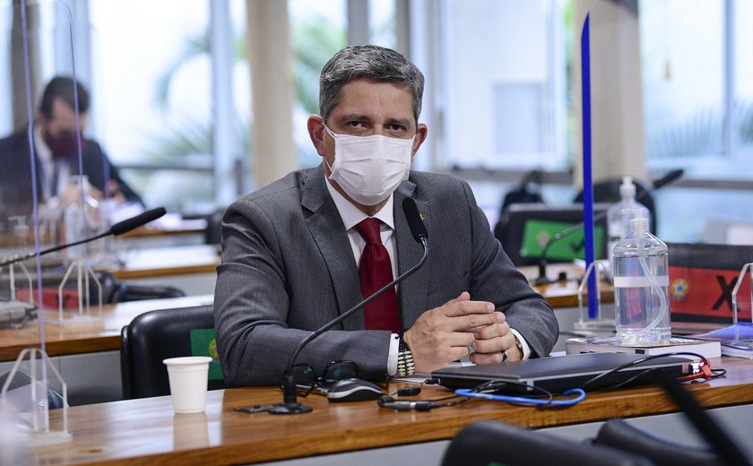 CPI: Aras disse que investigará todos denunciados com foro, diz Rogério Carvalho