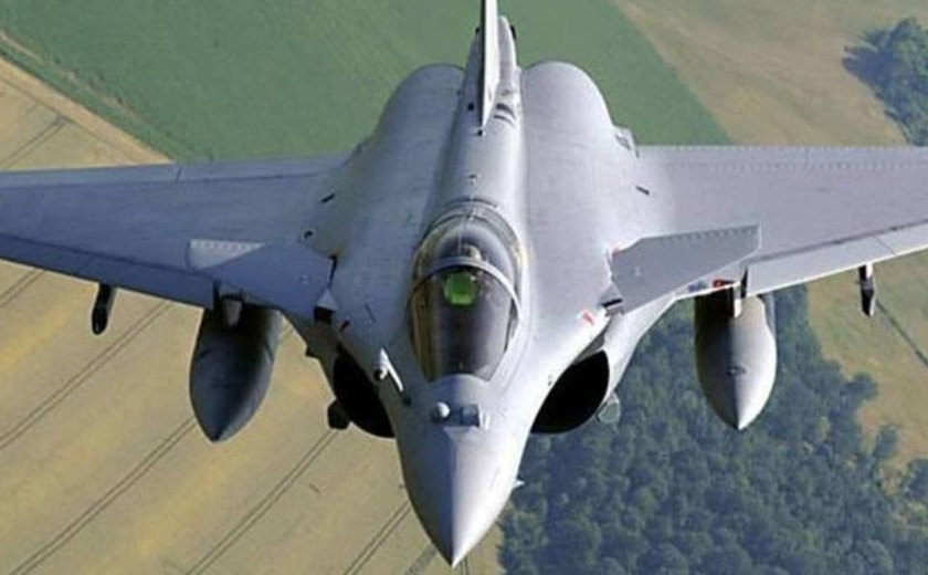 França: dois pilotos morrem em após colisão de jatos Rafale