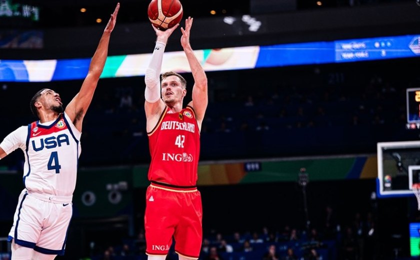 Comissário da NBA indica possibilidade de reeditar formato do All-Star Game com duelo entre conferências