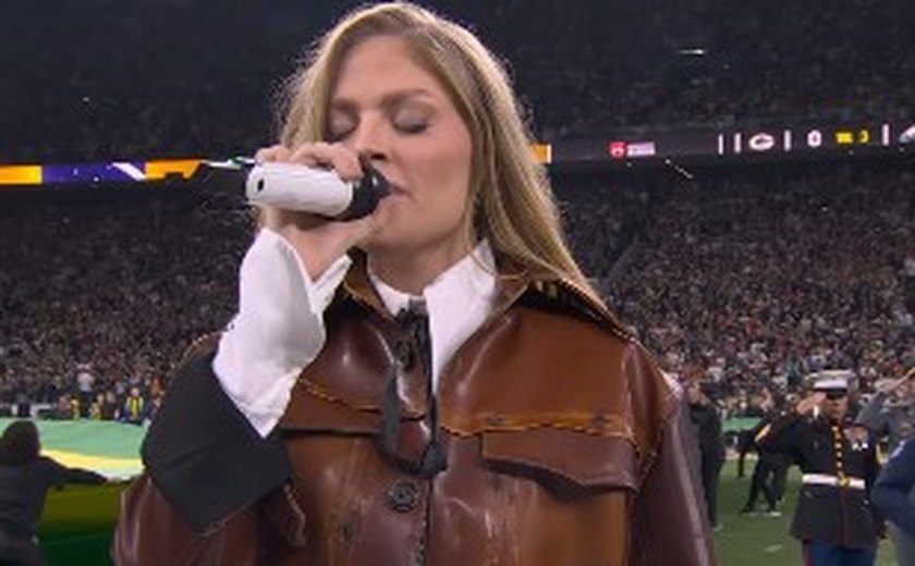Luísa Sonza protagoniza momento romântico com o namorado durante jogo da NFL em São Paulo