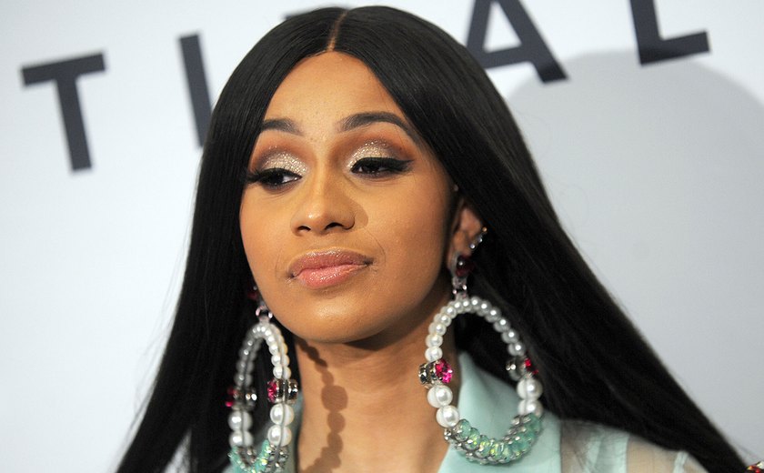 Cardi B é a 1ª rapper a ter quatro músicas com 1 bilhão de streams no Spotify