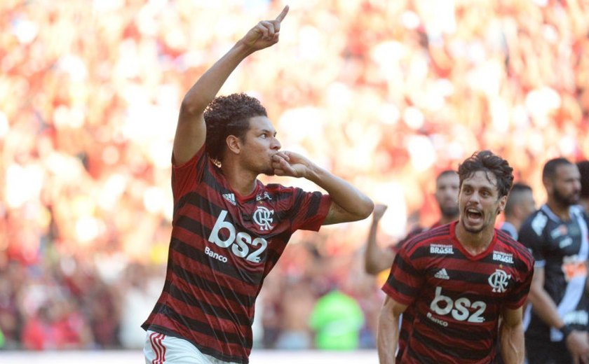 Flamengo volta a bater Vasco por 2 a 0 e conquista o seu 35º título do Carioca