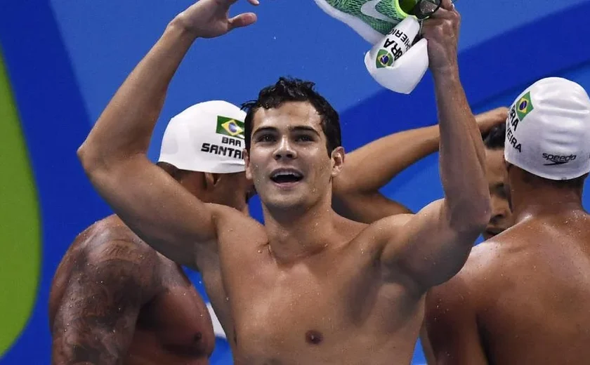 Mais experiente nadador do Brasil, Marcelo Chierighini comete erro de iniciante nos 100m livre