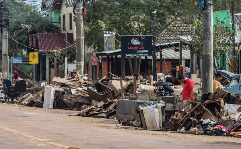 Tempestade subtropical provoca estragos e deixa dois feridos no Rio Grande do Sul